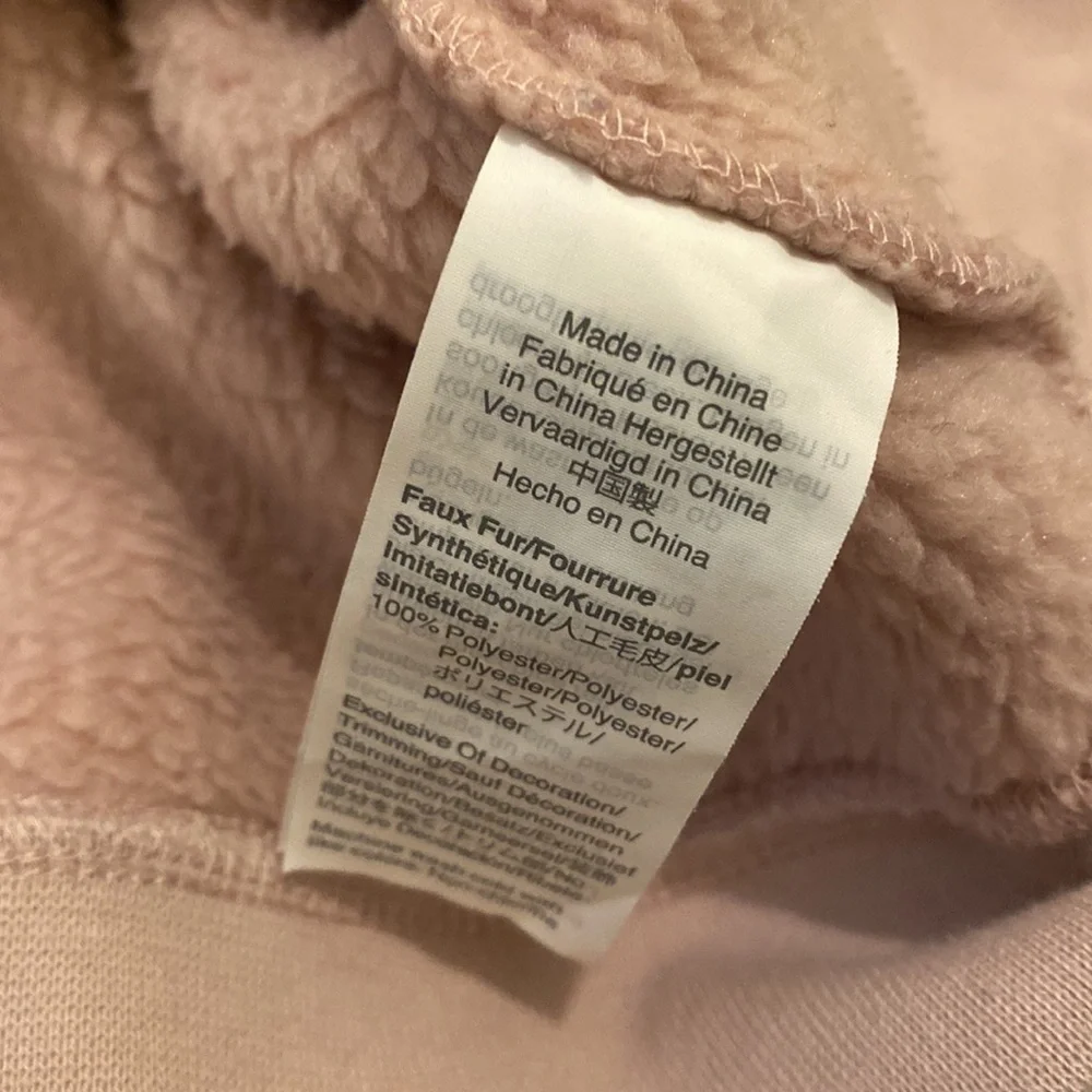 J. Crew vintage fleece in very good condition. Size S